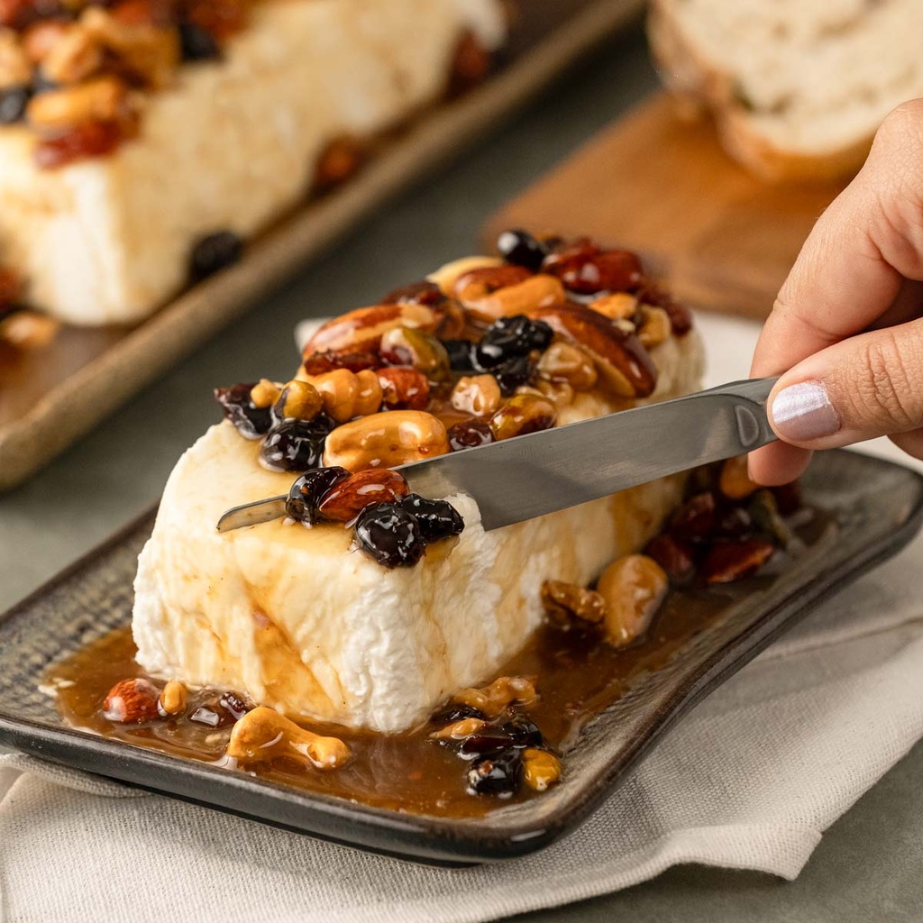 terrine de queijo de cabra com caramelo de nuts picantes