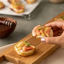 Canapé de queijo de cabra com figos frescos e mel trufado