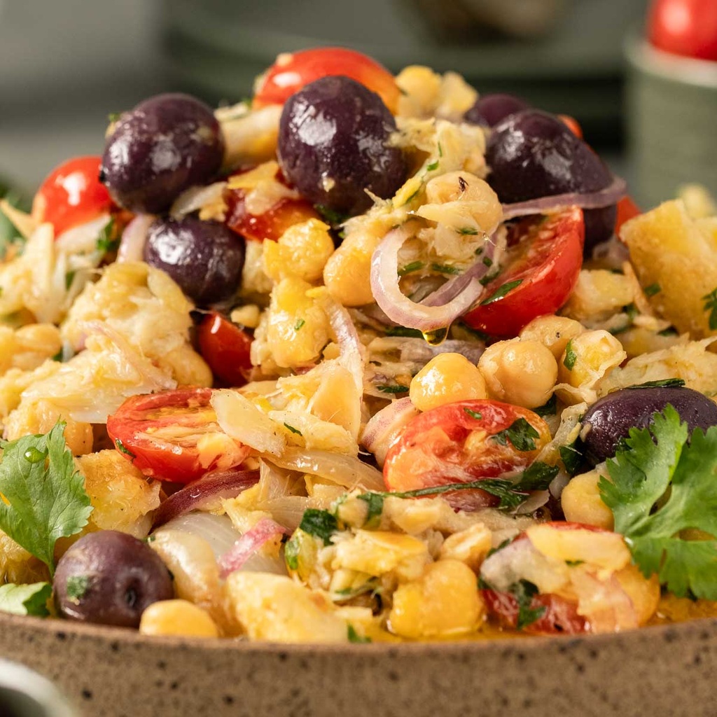 Salada de Grão de Bico com Bacalhau 