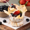 Mini Cheesecake basca com frutas vermelhas