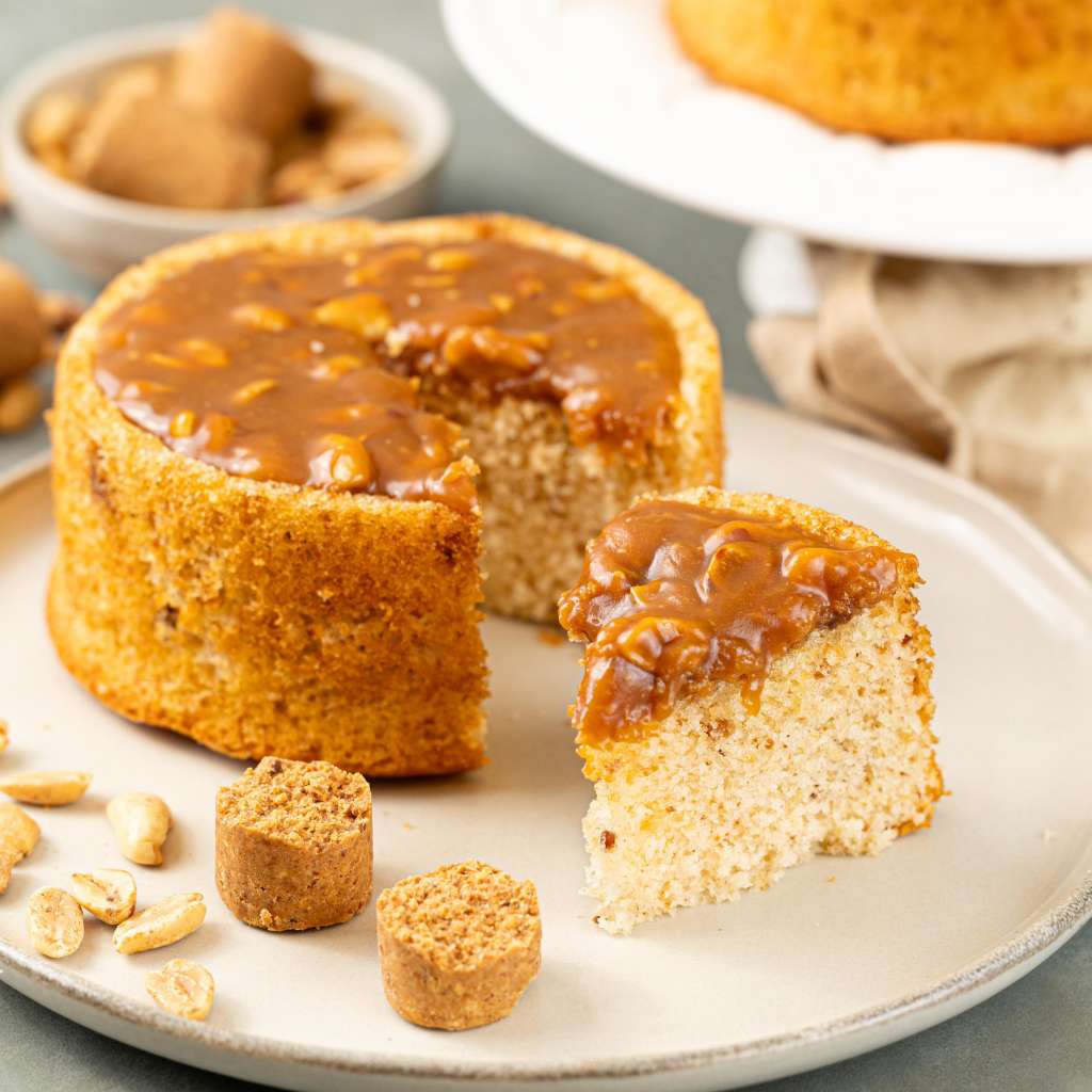 Bolo Piscina de Paçoca com caramelo e amendoim