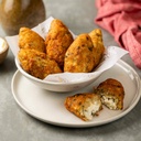 Bolinho de Bacalhau Recheado com Queijo de Cabra