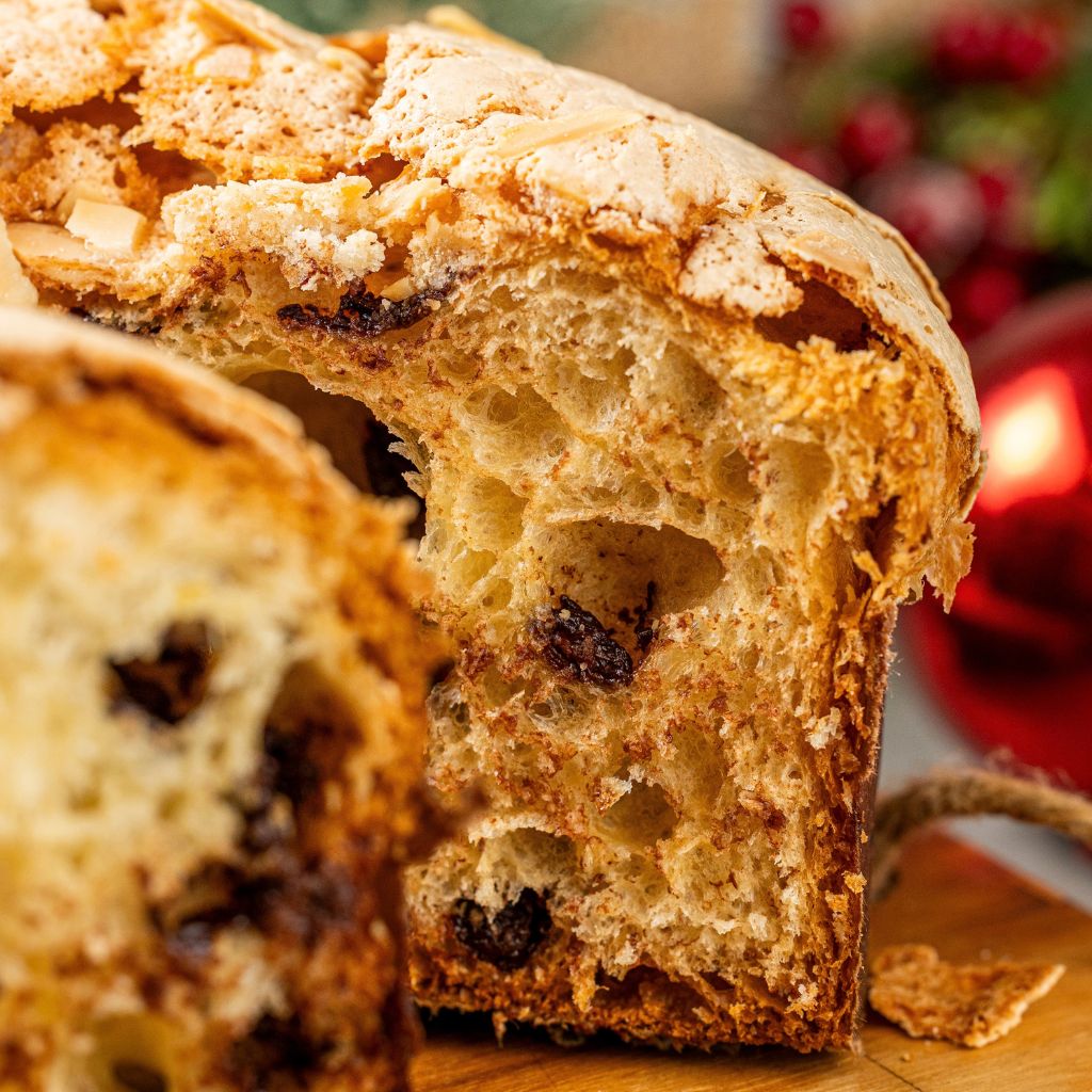 Chocottone Italiano com Cobertura de Amêndoas