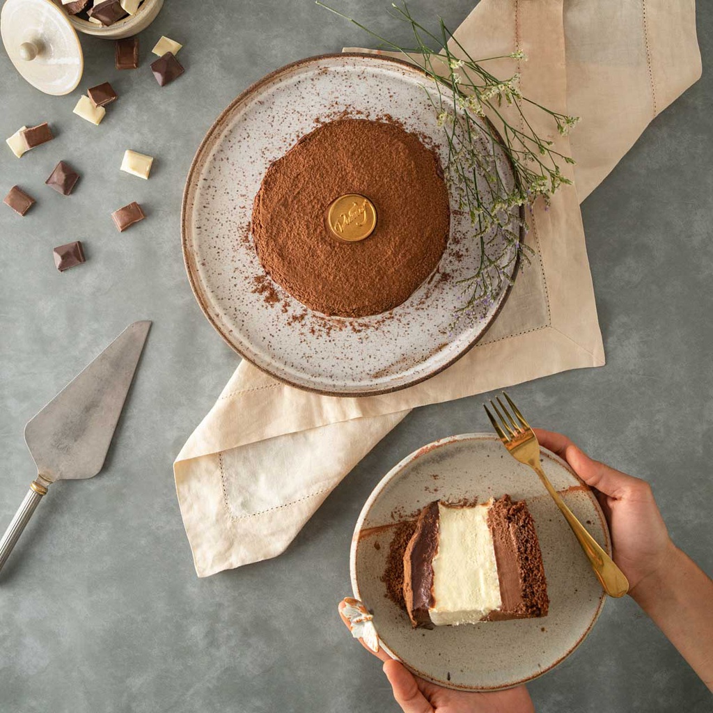 Torta de Três Chocolates (Branco, Ao Leite e Meio Amargo)