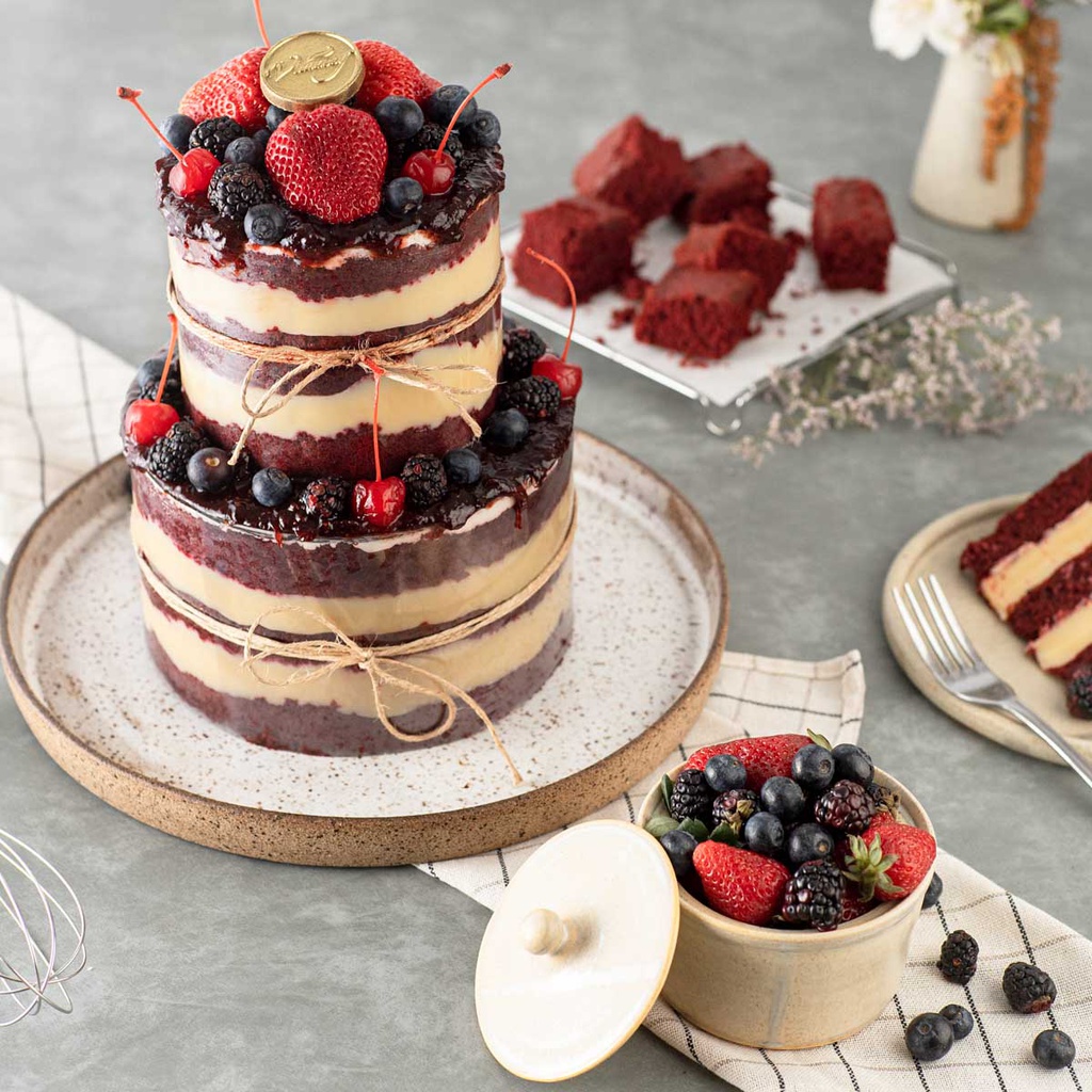 Naked Cake Red Velvet de Frutas Vermelha