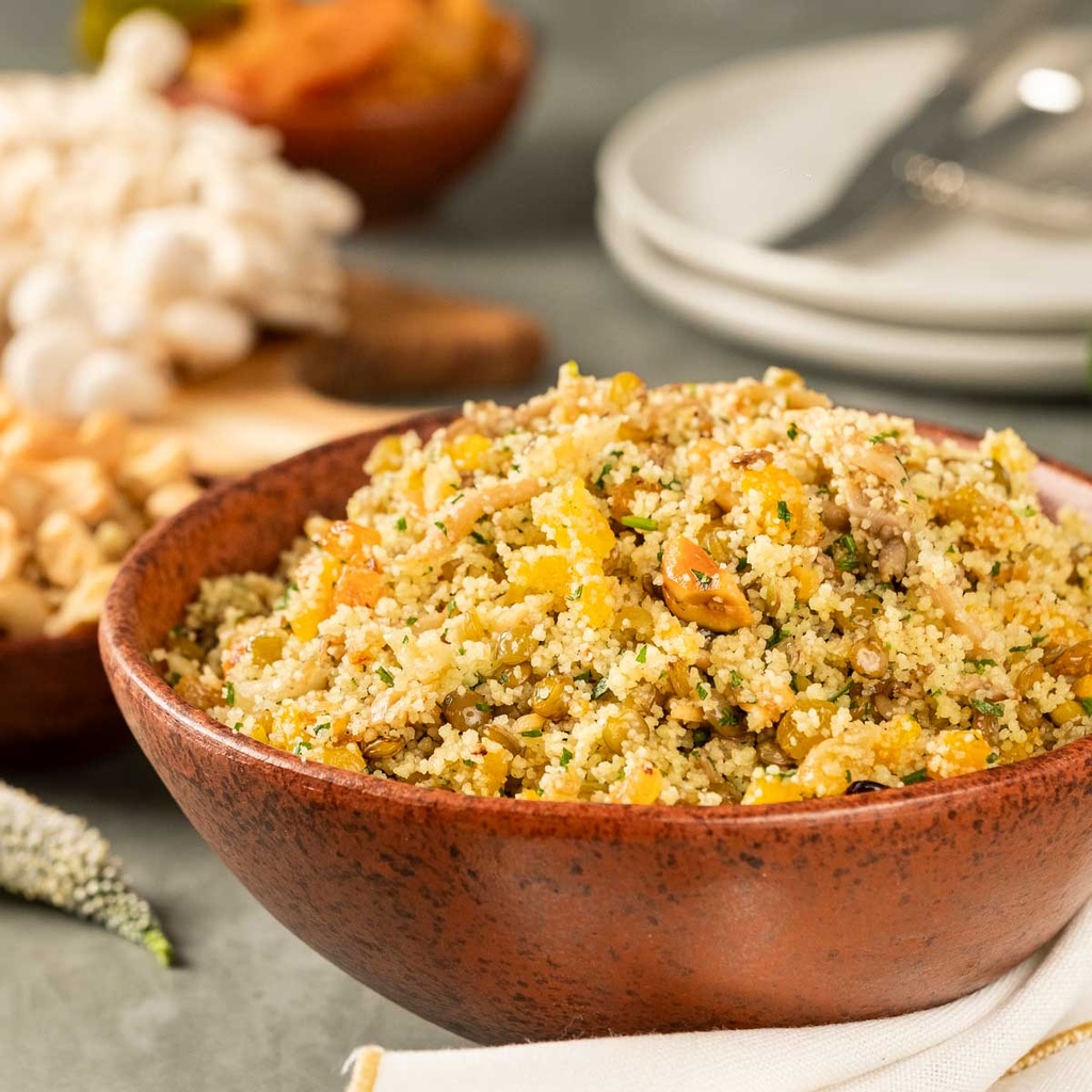 Couscous de cogumelos, lentilha, damasco e castanhas