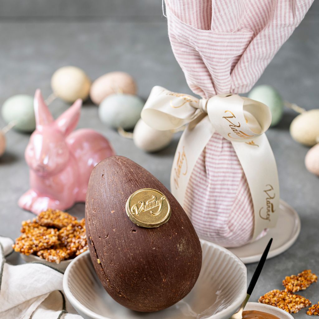 Ovo de caramelo com praliné de castanhas