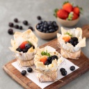 Mini Cheesecake basca com frutas vermelhas