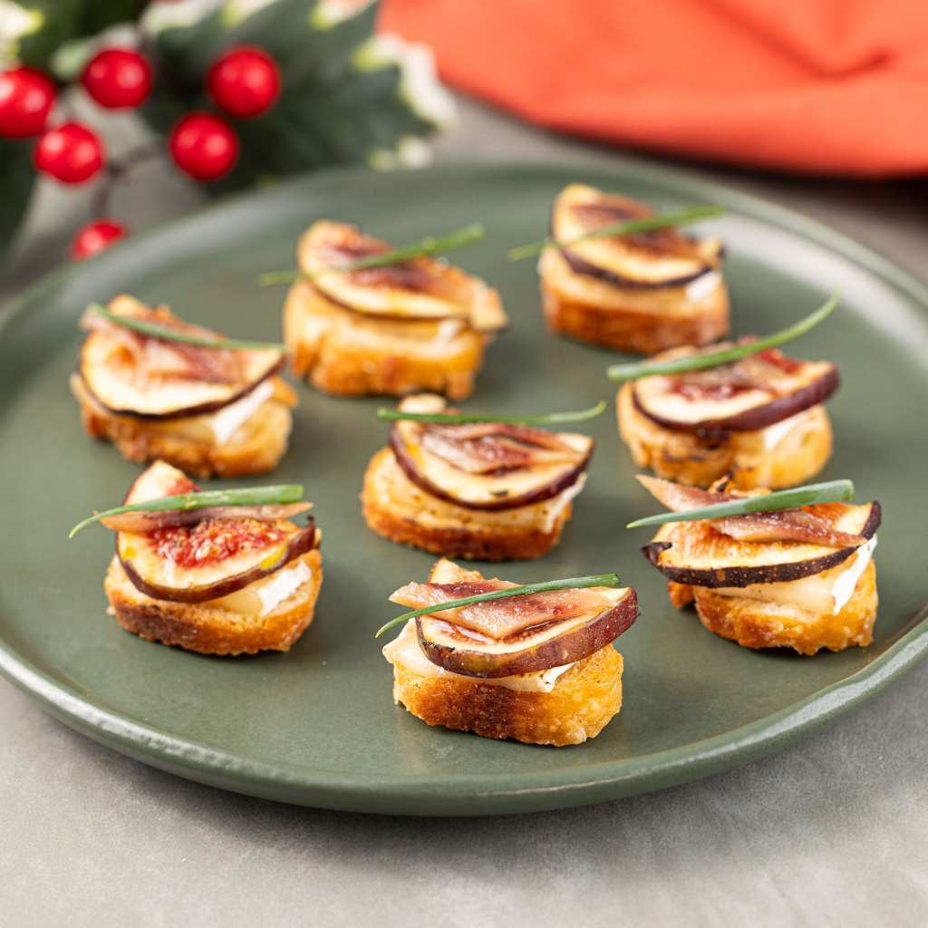 Canapé de brie,figo brulée e anchovas