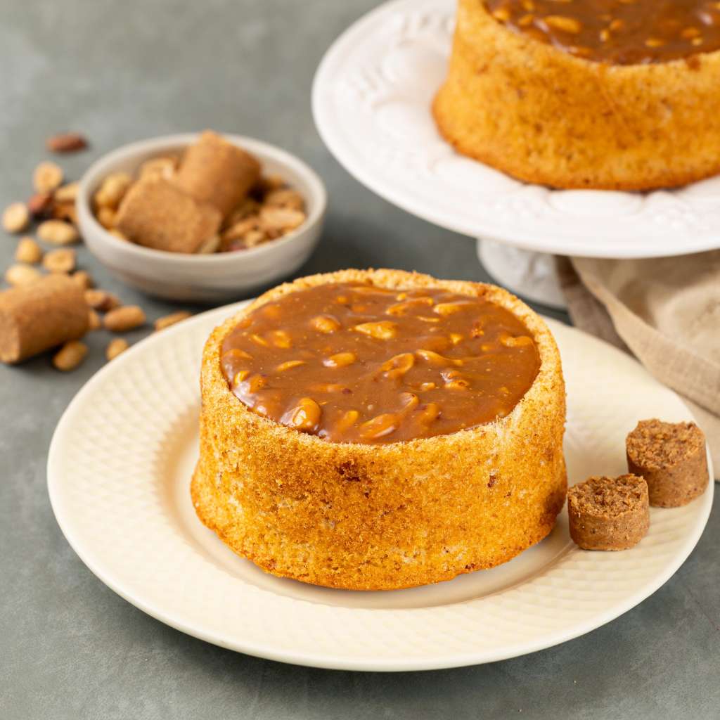 Bolo Piscina de Paçoca com caramelo e amendoim