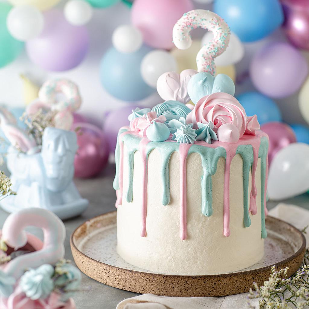 Torta Drip Cake Chá Revelação