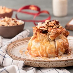 [105435] Brie Folhado com Caramelo e Castanhas Picantes