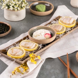 Carpaccio de Vieiras, Trufado e Chantilly de Limão Siciliano