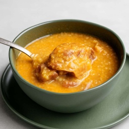 Caldo de Canjiquinha com rabada e agrião